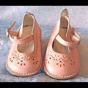 Dinkie Pale Pink Mary Jane Style Shoe Size 4
